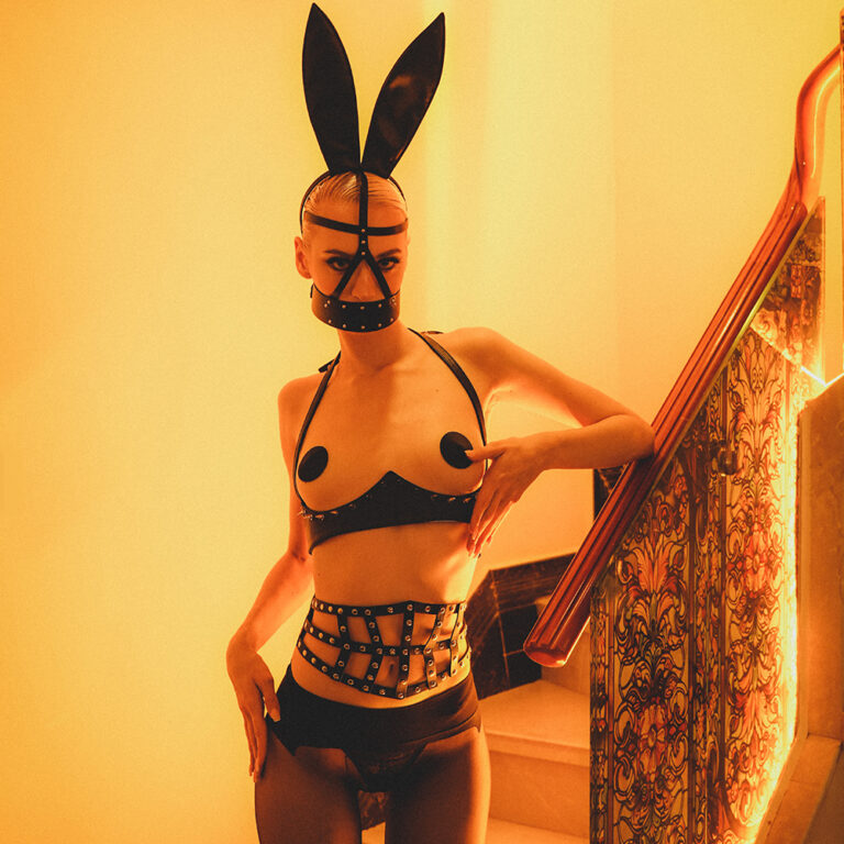 BONDAGE-HOOD-MASK
