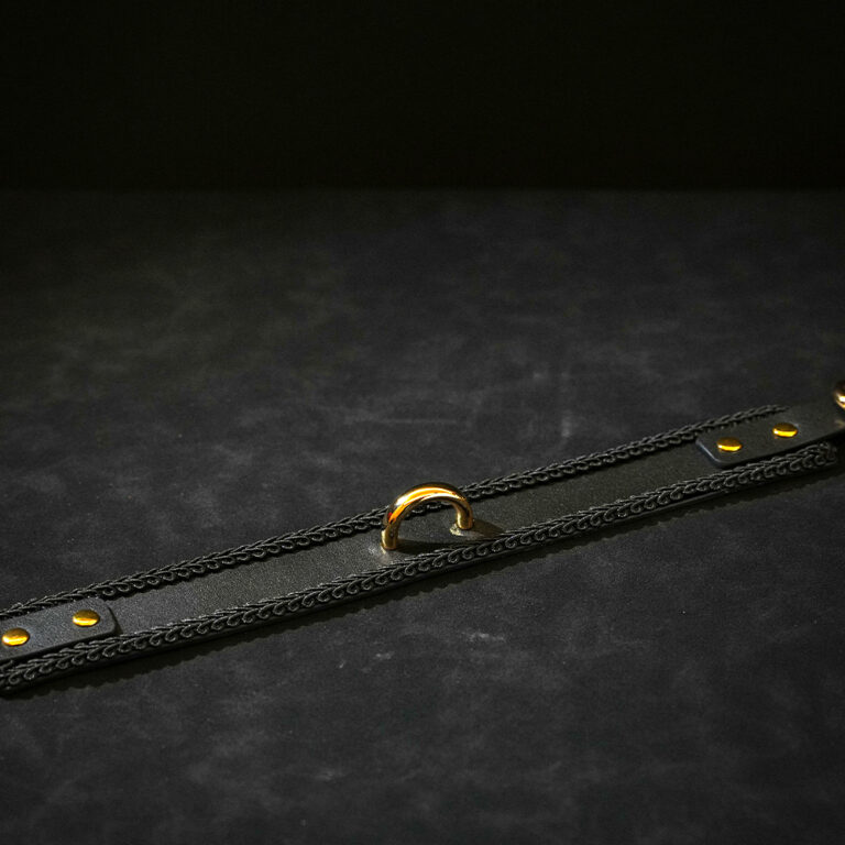 antique-bondage-collar