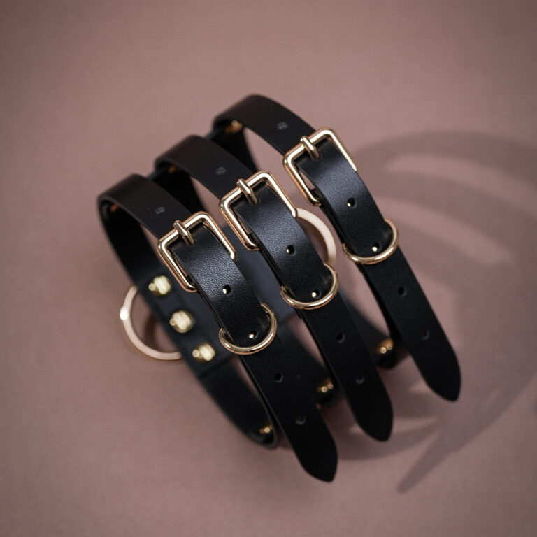 glow-cyber-bdsm-necklace-dominatrix-style