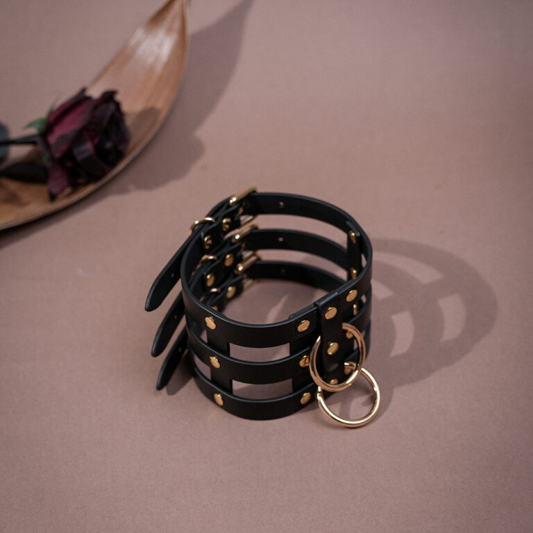 metallic-cyber-bdsm-necklace-dystopian-fantasy