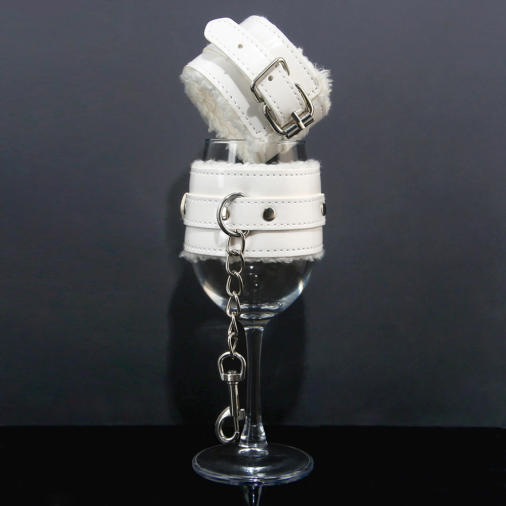 bdsm-cuffs