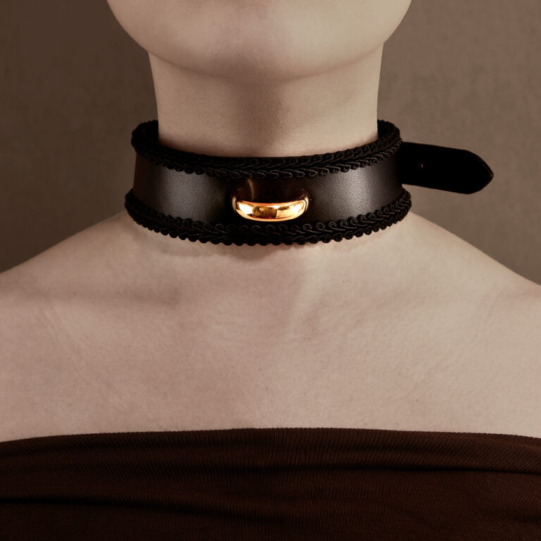 Vintage-Bondage-Collar-bdsm