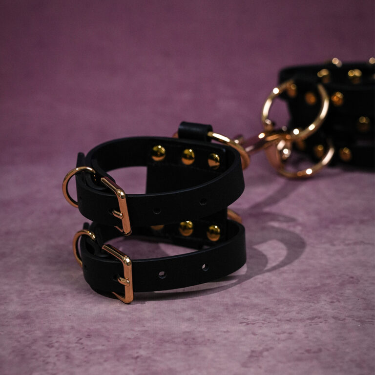 sex-cuffs