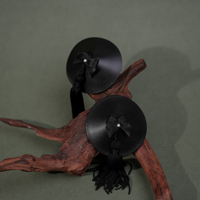 dark-elegance-nipple-cover-bdsm-edition
