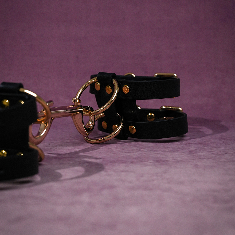 leather sex cuffs heavy duty.jpg