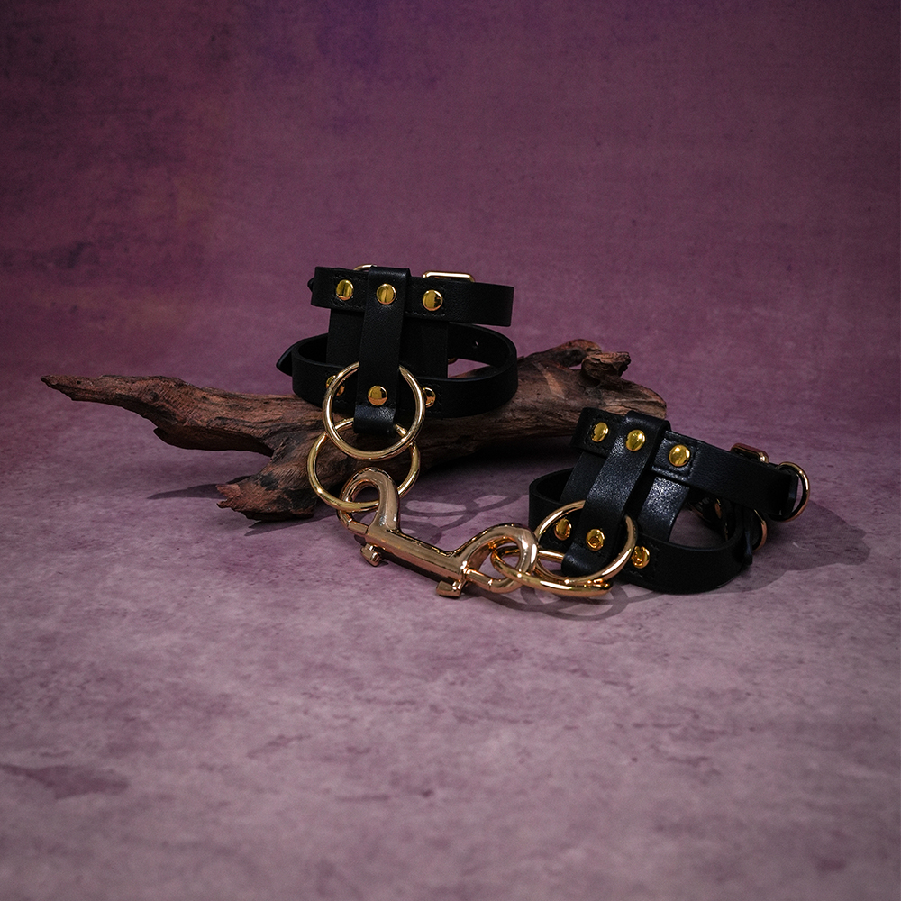 Sex-Cuffs-bdsm-bondage