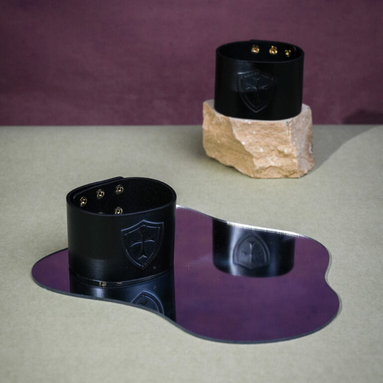 leather-gothic-restraints-closeup